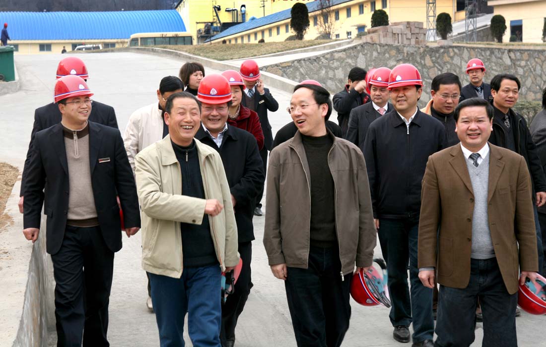 2008年3月，宜昌市市長(zhǎng)李樂(lè)成到東圣集團(tuán)調(diào)研。